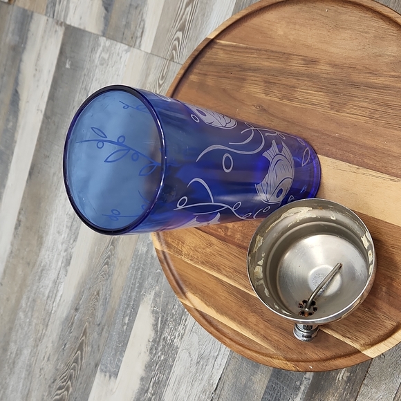 Vintage Hazel Atlas Cobalt and White Fish Cocktail Shaker - Picture 5 of 9